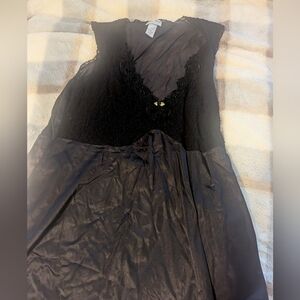 Vintage Delta Burke collection Long black nightgown, size 1X
